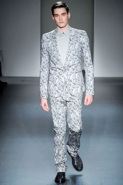 Look 14